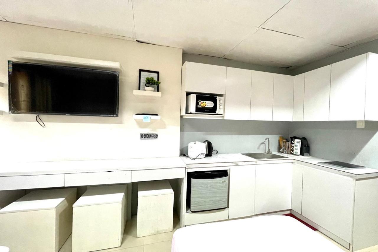 Oyo 910 Sabaidee Suites Mandaue City Exterior photo