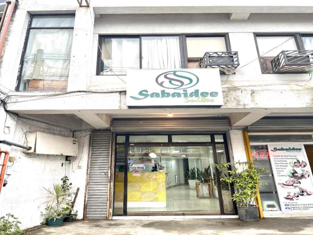 Oyo 910 Sabaidee Suites Mandaue City Exterior photo